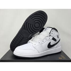 DS Air Jordan 1 Retro Mid GS REVERSE PANDA DQ8423-132